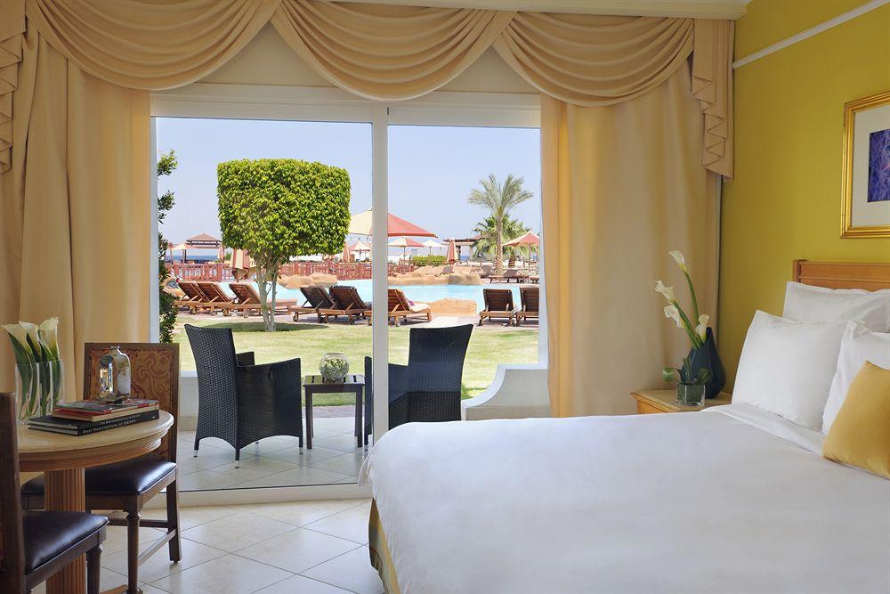 Renaissance Sharm El Sheikh Golden View Beach Resort Esterno foto A room at the Hilton Sharm El Sheikh