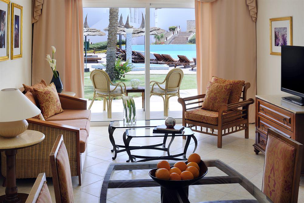 Renaissance Sharm El Sheikh Golden View Beach Resort Esterno foto A living room
