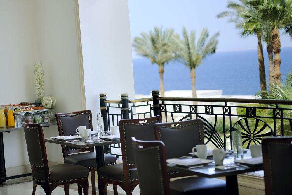 Renaissance Sharm El Sheikh Golden View Beach Resort Esterno foto The view from the balcony of a suite at the Hilton Sharm El Sheikh