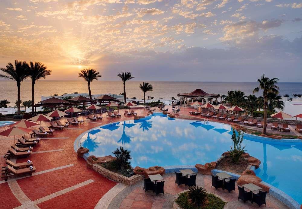 Renaissance Sharm El Sheikh Golden View Beach Resort Esterno foto Sunset at the Hilton Sharm El Sheikh