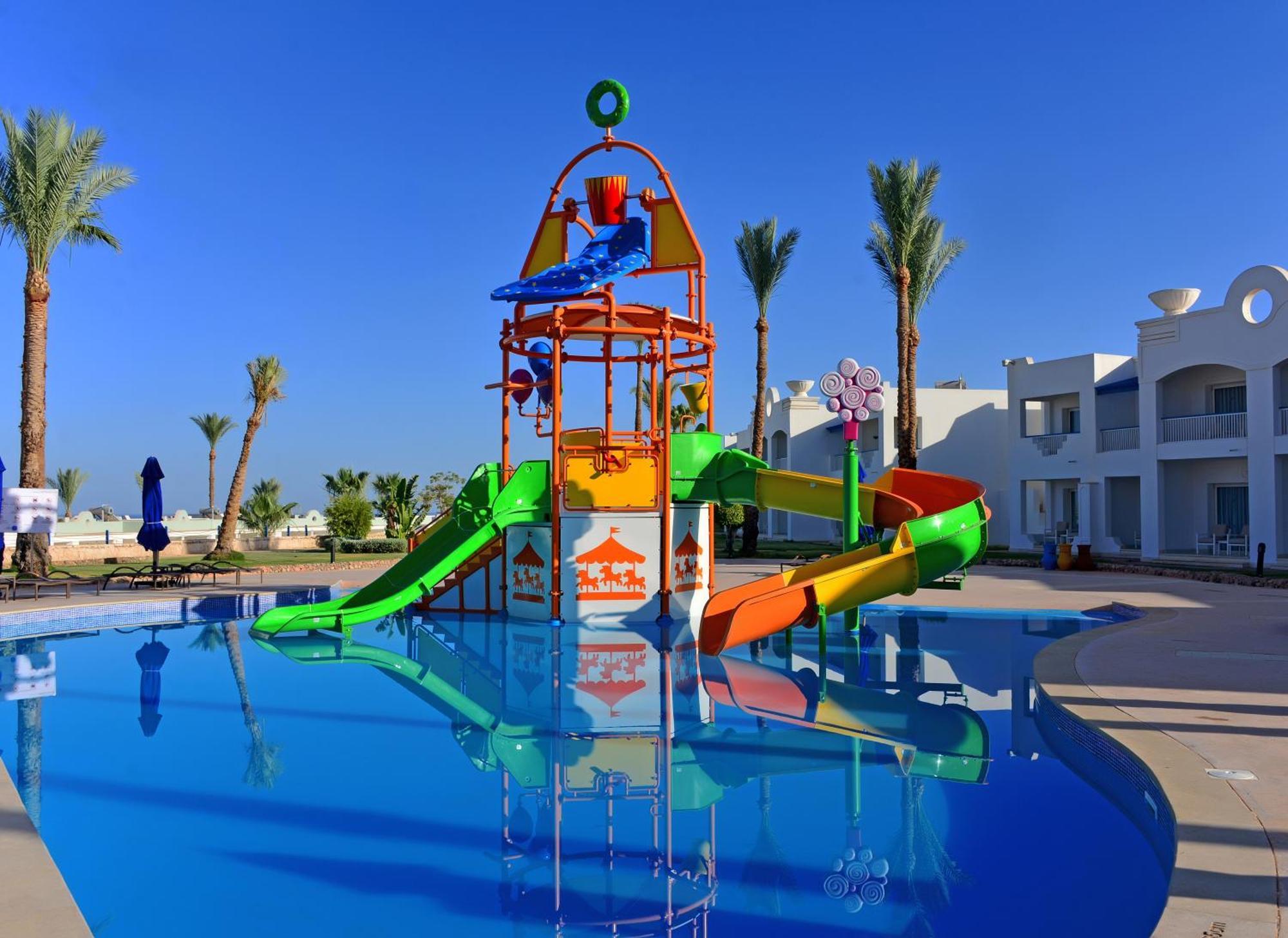 Renaissance Sharm El Sheikh Golden View Beach Resort Esterno foto Aqua Park at the Hilton Hurghada