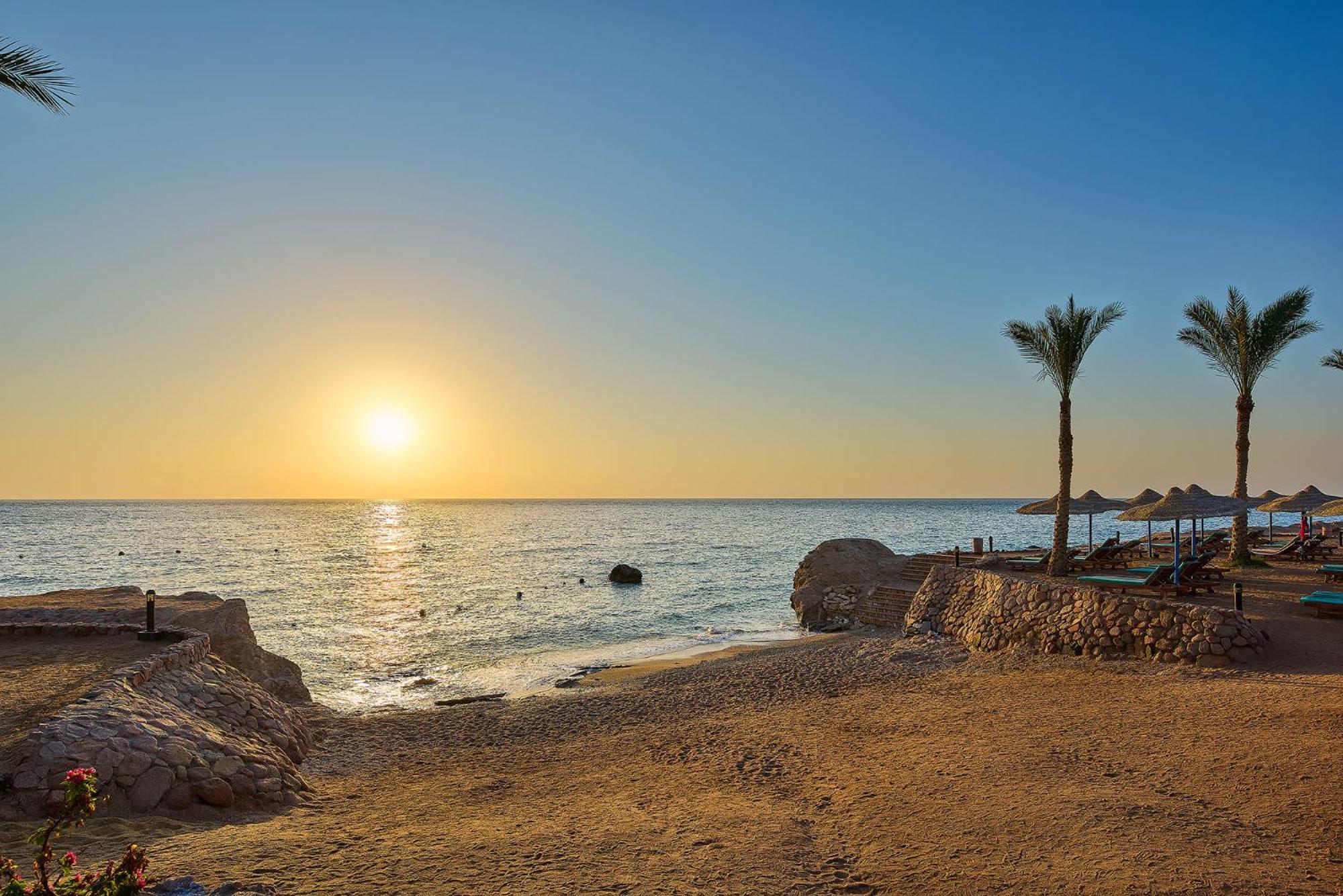 Renaissance Sharm El Sheikh Golden View Beach Resort Esterno foto Sunset at the beach
