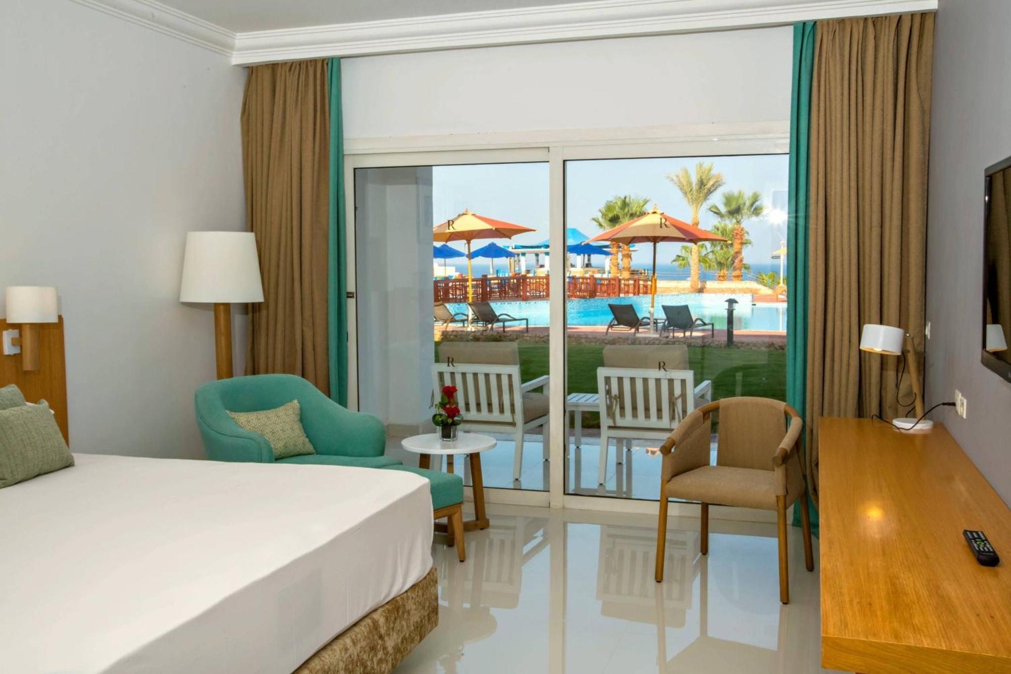 Renaissance Sharm El Sheikh Golden View Beach Resort Esterno foto A room at the hotel