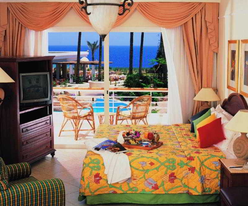 Renaissance Sharm El Sheikh Golden View Beach Resort Esterno foto A room at the hotel